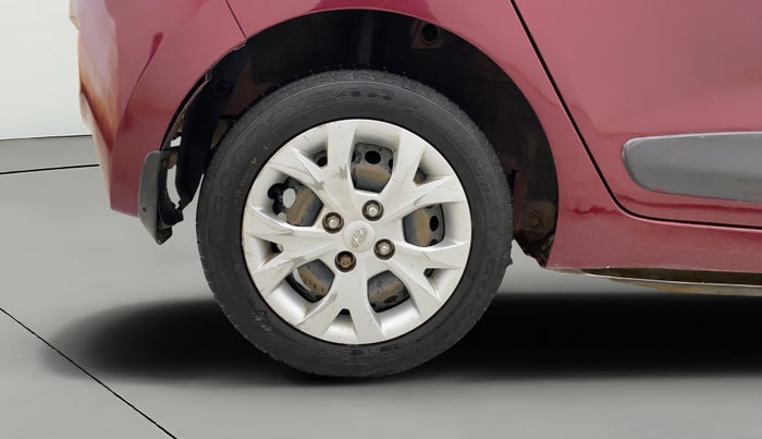 2015 Hyundai Grand i10 SPORTZ 1.2 KAPPA VTVT, Petrol, Manual, 1,13,827 km, Right Rear Wheel
