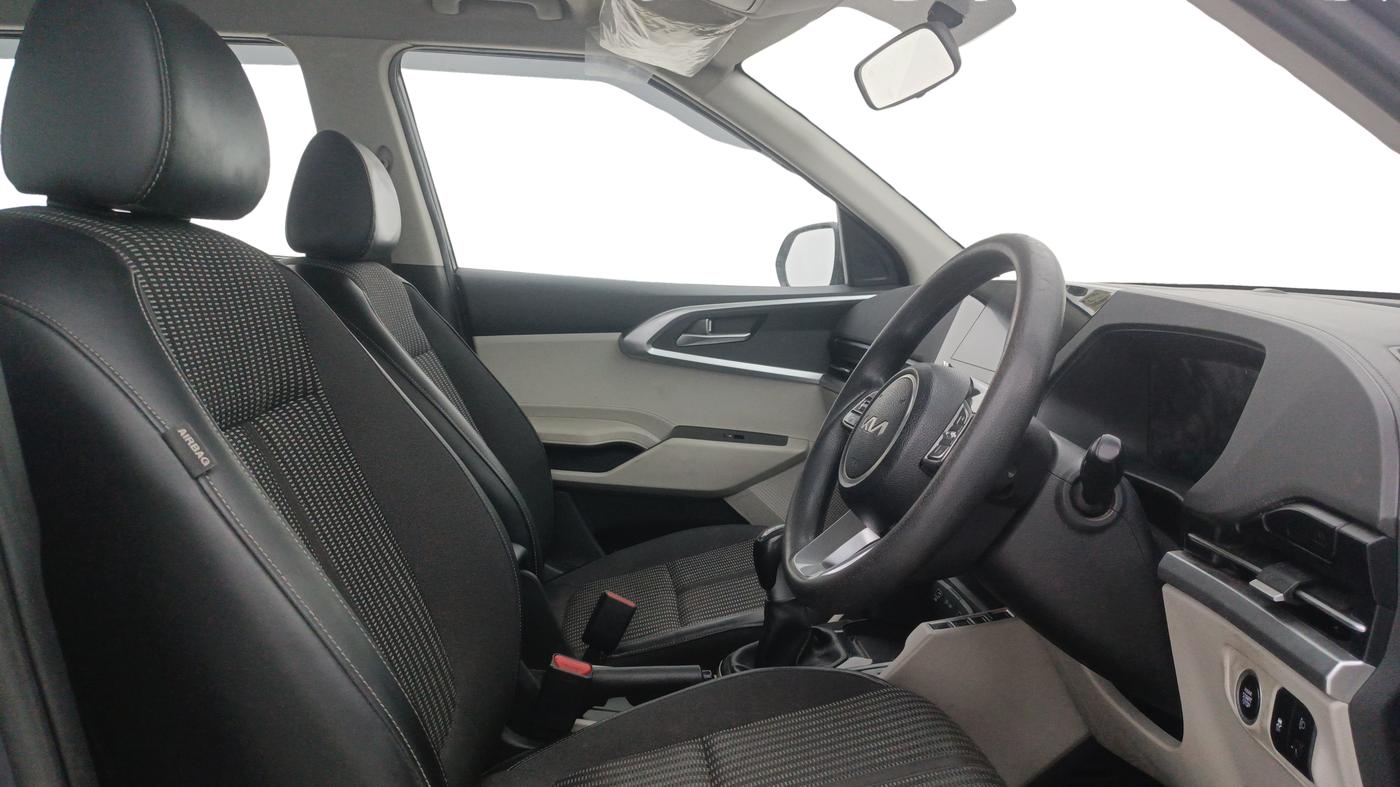 2022 KIA CARENS PRESTIGE PLUS 1.5 DIESEL 7 STR, Diesel, Manual, 1,27,075 km, Right Side Front Door Cabin