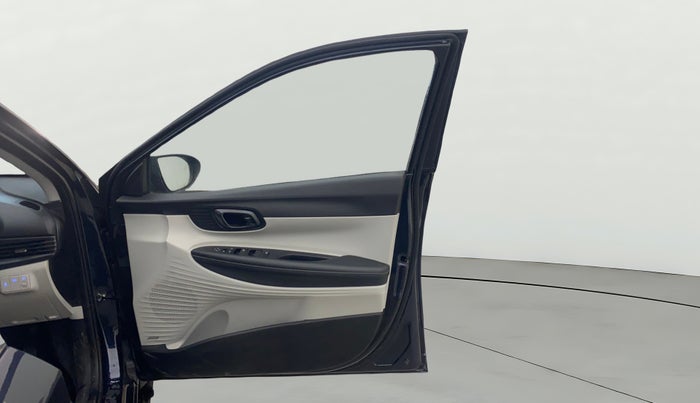 2025 Hyundai NEW I20 Sportz (O) 1.2 IVT, Petrol, Automatic, 2,954 km, RHS Front Door