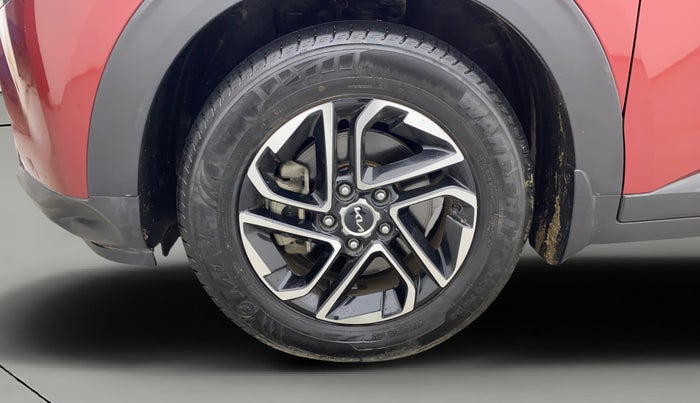 2023 KIA CARENS PRESTIGE PLUS 1.5 PETROL IMT 7 STR, Petrol, Manual, 6,537 km, Left Front Wheel