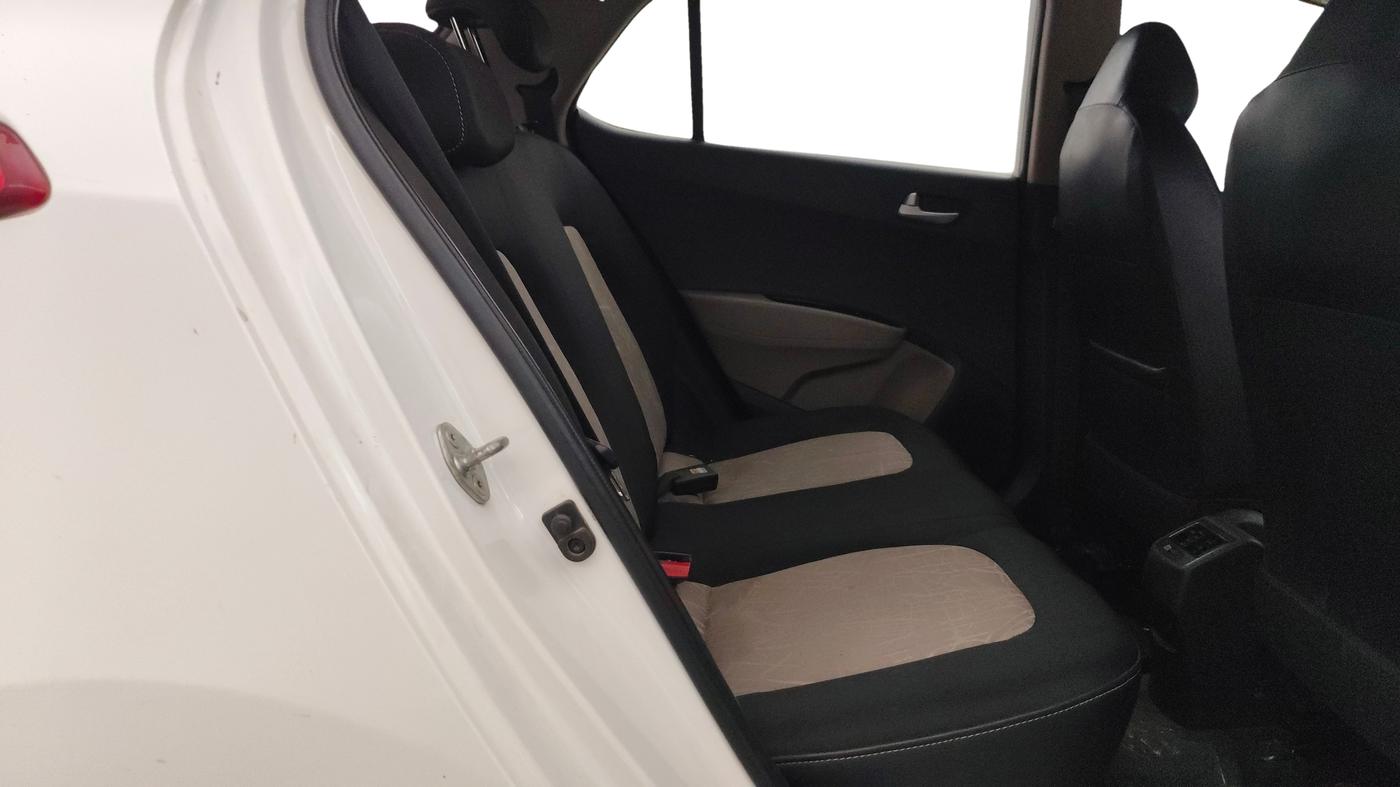 2016 Hyundai Grand i10 ASTA (O) AT 1.2 KAPPA VTVT, Petrol, Automatic, 48,216 km, Right Side Rear Door Cabin