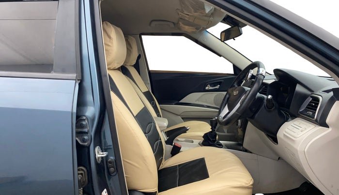 2019 Mahindra XUV300 W8 1.5 DIESEL, Diesel, Manual, 84,079 km, Right Side Front Door Cabin