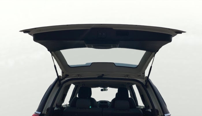 2017 Tata Hexa XTA 4X2 6 STR, Diesel, Automatic, 57,257 km, Boot Door Open