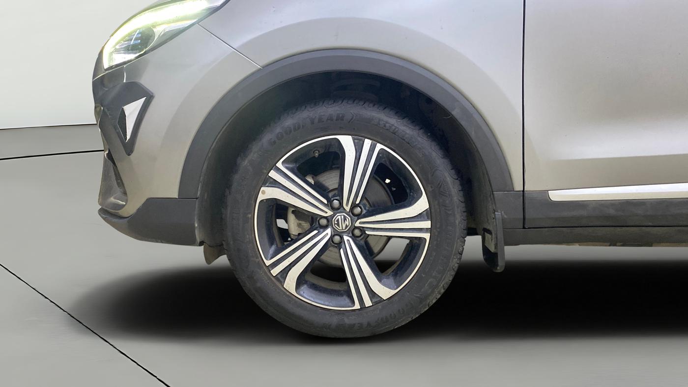 2023 MG ASTOR SHARP 1.5 CVT, Petrol, Automatic, 10,596 km, Left Front Wheel