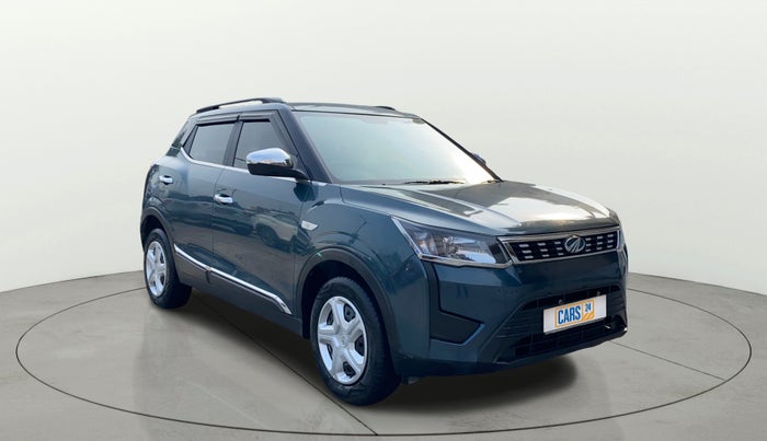 2019 Mahindra XUV300 W6 1.2 PETROL, Petrol, Manual, 22,251 km, Right Front Diagonal