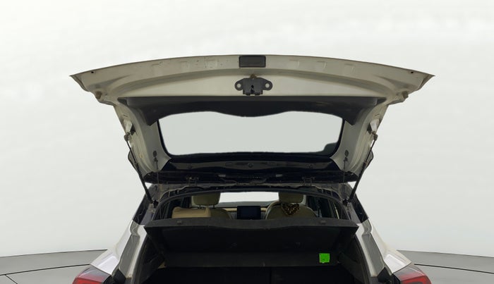 2022 Renault Kiger RXT (O) MT DUAL TONE, Petrol, Manual, 24,402 km, Boot Door Open