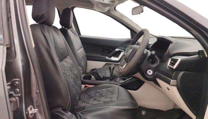 2022 Tata Safari XM, Diesel, Manual, 63,239 km, Right Side Front Door Cabin