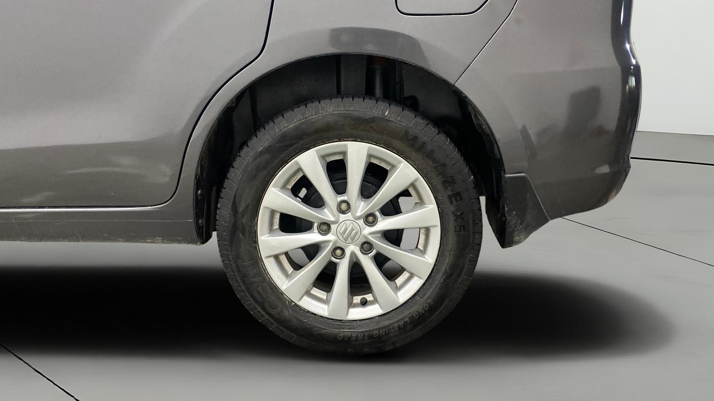 2014 Maruti Ertiga ZDI, Diesel, Manual, 1,43,652 km, Left Rear Wheel