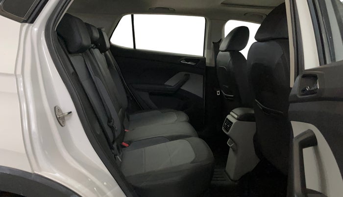 2023 Skoda KUSHAQ STYLE 1.5L TSI DSG (6 AIRBAGS), Petrol, Automatic, 26,315 km, Right Side Rear Door Cabin