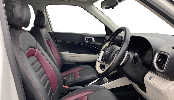 2023 Hyundai VENUE SX (O) 1.0 TURBO DCT, Petrol, Automatic, 27,749 km, Right Side Front Door Cabin