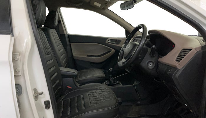 2017 Hyundai Elite i20 ASTA 1.2, CNG, Manual, 66,289 km, Right Side Front Door Cabin