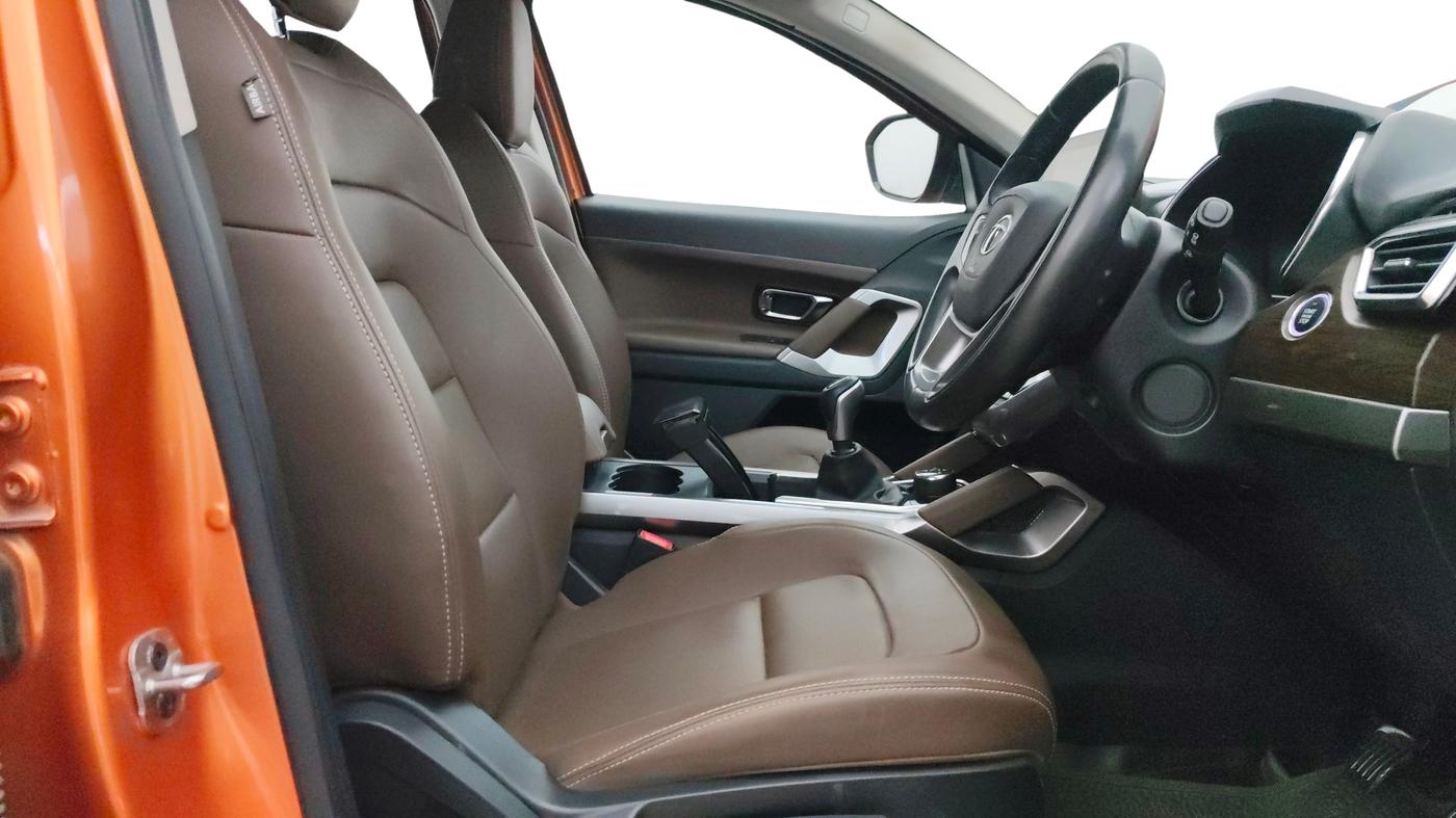 2019 Tata Harrier XZ 2.0L, Diesel, Manual, 39,091 km, Right Side Front Door Cabin