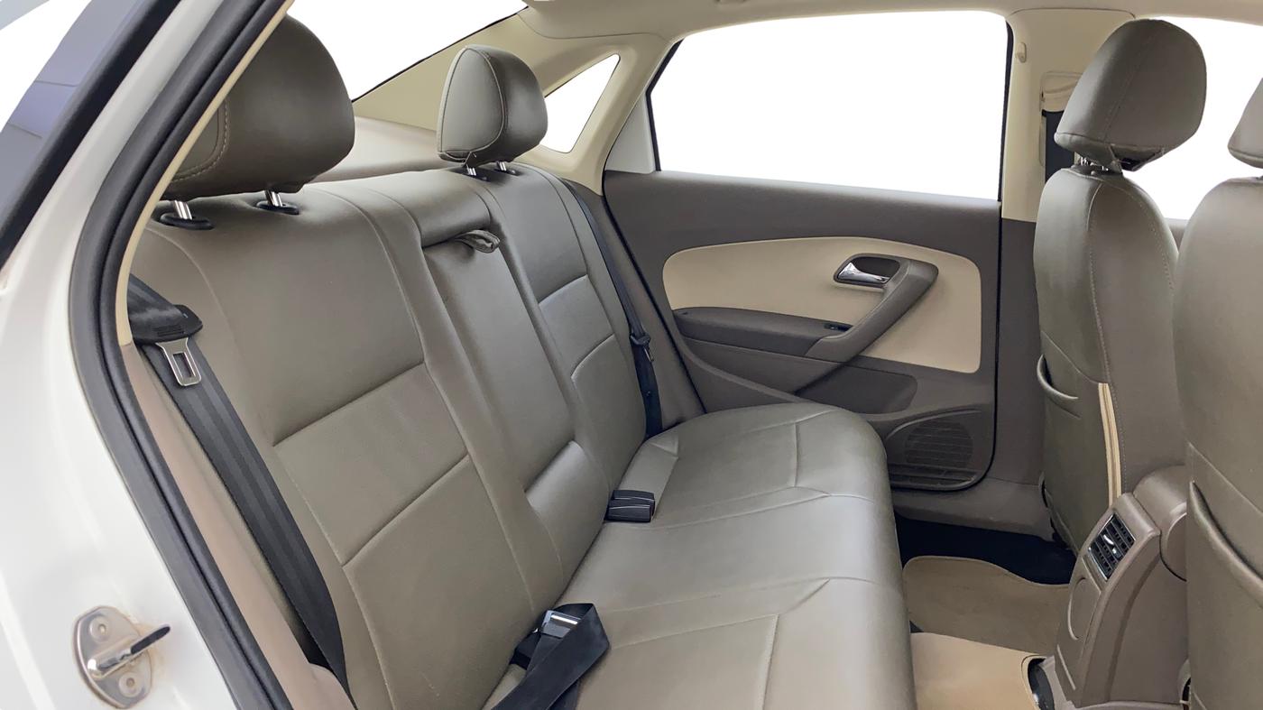 2014 Skoda Rapid 1.5 TDI CR ELEGANCE PLUS AT, Diesel, Automatic, 81,573 km, Right Side Rear Door Cabin