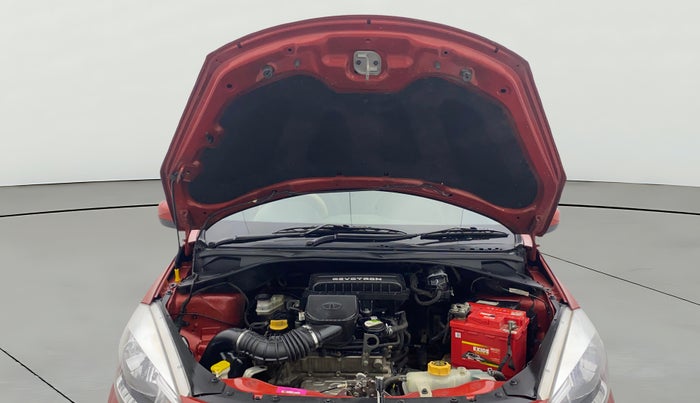 2016 Tata Tiago XT PETROL, Petrol, Manual, 55,817 km, Open Bonet