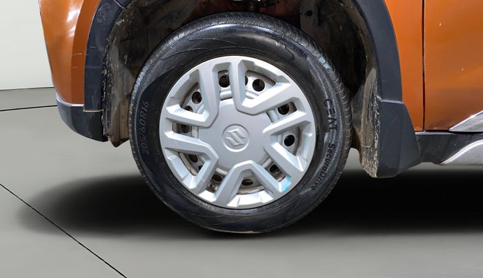 2022 Maruti Vitara Brezza LXI, Petrol, Manual, 24,214 km, Left Front Wheel