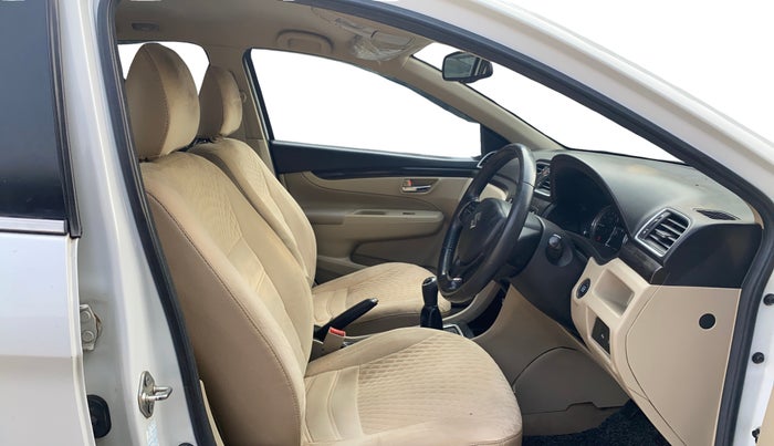 2017 Maruti Ciaz ALPHA 1.4 PETROL, Petrol, Manual, 54,714 km, Right Side Front Door Cabin