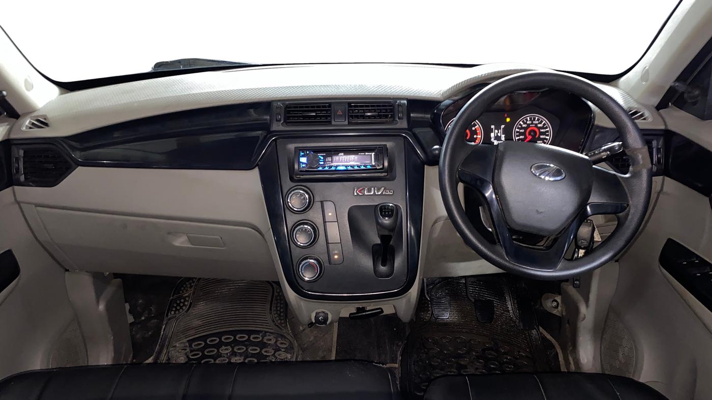 2016 Mahindra Kuv100 K4 6 STR, Petrol, Manual, 30,732 km, Dashboard
