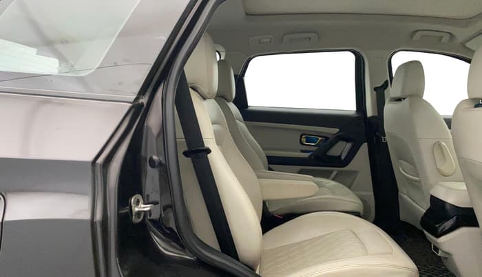 2021 Tata Safari XZ PLUS GOLD 6 S, Diesel, Manual, 64,435 km, Right Side Rear Door Cabin