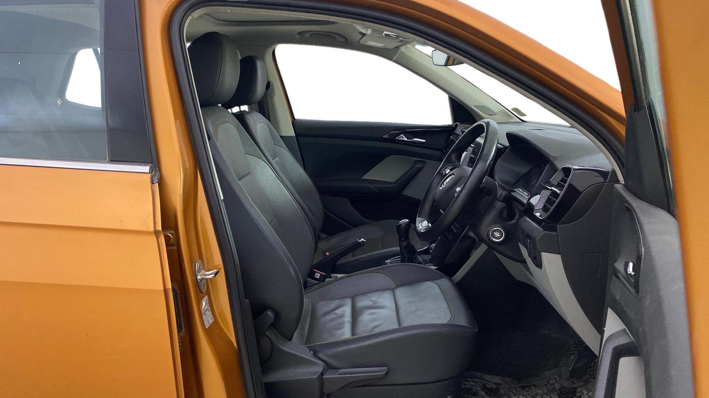 2021 Skoda KUSHAQ STYLE 1.0L TSI MT, Petrol, Manual, 42,465 km, Right Side Front Door Cabin