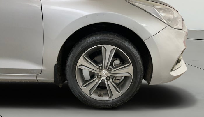 2017 Hyundai Verna 1.6 VTVT SX O, Petrol, Manual, 17,693 km, Right Front Wheel