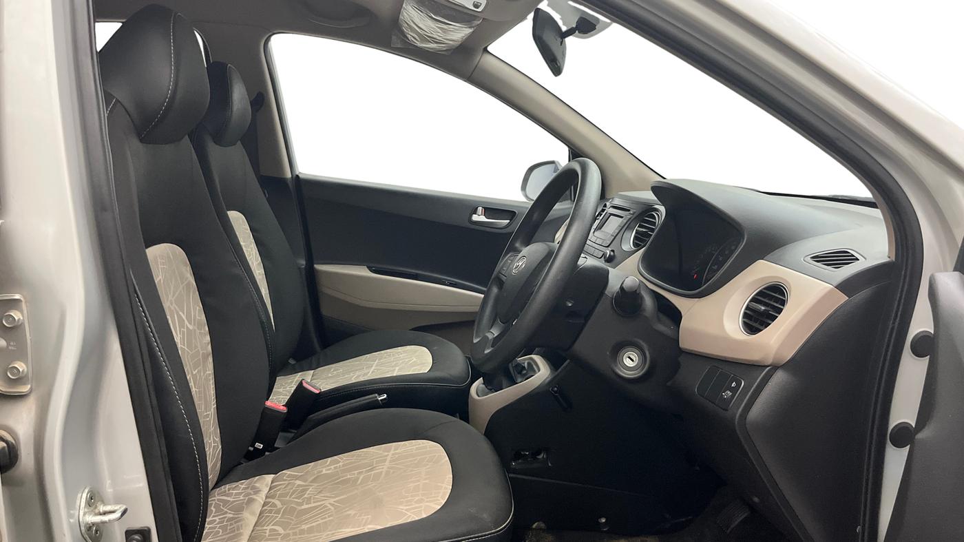 2015 Hyundai Grand i10 SPORTZ 1.2 KAPPA VTVT, Petrol, Manual, 20,779 km, Right Side Front Door Cabin
