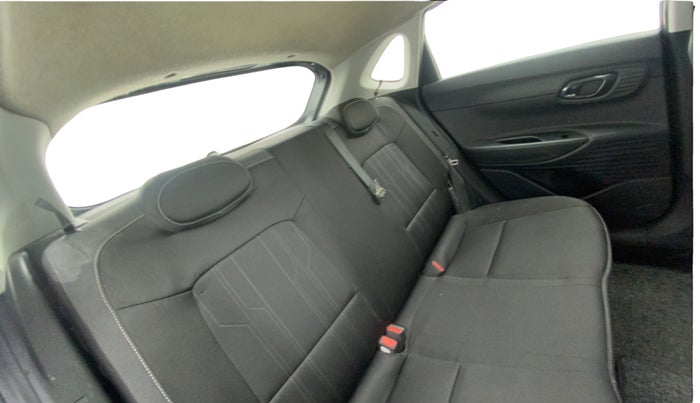 2021 Hyundai NEW I20 SPORTZ 1.2 MT, Petrol, Manual, 46,135 km, Right Side Rear Door Cabin