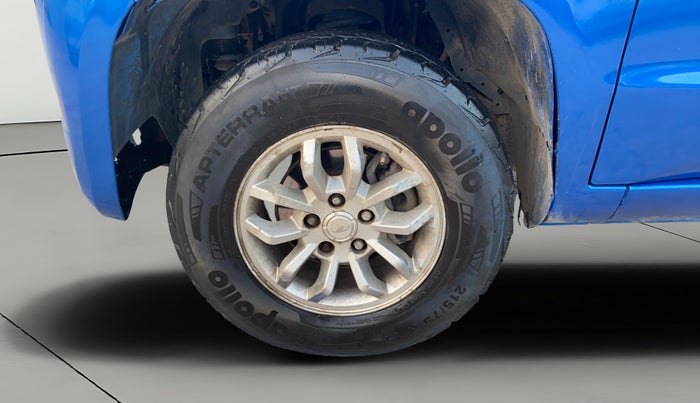 2016 Mahindra TUV300 T8, Diesel, Manual, 91,139 km, Left Front Wheel