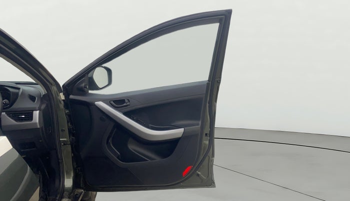 2023 Tata NEXON XMA SUNROOF PETROL, Petrol, Automatic, 40,612 km, RHS Front Door