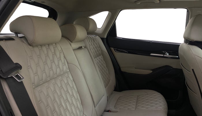 2023 KIA SELTOS HTX PETROL 1.5, Petrol, Manual, 42,332 km, Right Side Rear Door Cabin