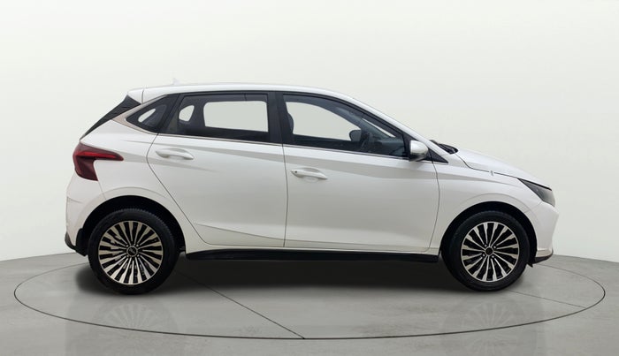 2022 Hyundai NEW I20 SPORTZ 1.5 MT, Diesel, Manual, 76,841 km, Right Side View