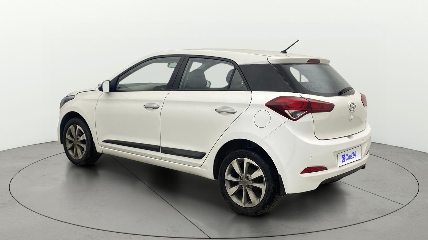 2015 Hyundai Elite i20 ASTA 1.4 CRDI, Diesel, Manual, 1,30,659 km, Left Back Diagonal