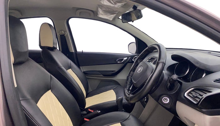 2018 Tata Tiago XZ PETROL, Petrol, Manual, 30,975 km, Right Side Front Door Cabin