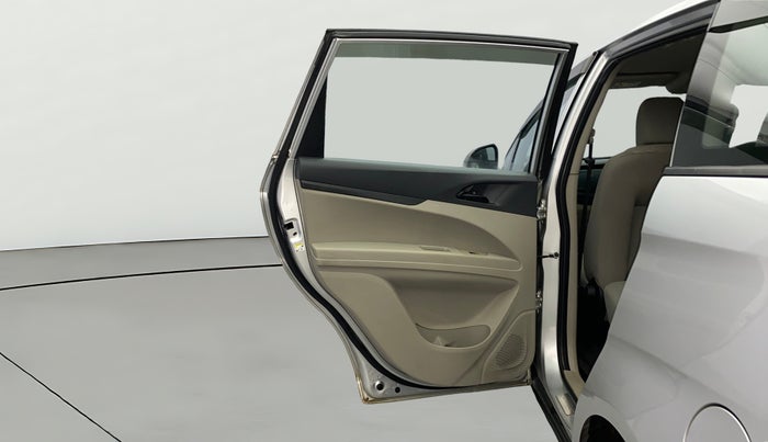 2019 Mahindra MARAZZO M2 7STR, Diesel, Manual, 1,49,602 km, LHS Rear Door