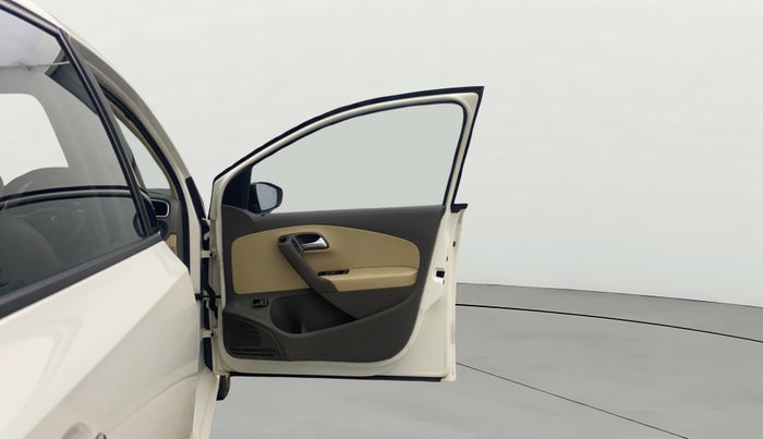 2016 Volkswagen Vento HIGHLINE 1.6 MPI, Petrol, Manual, 79,037 km, RHS Front Door