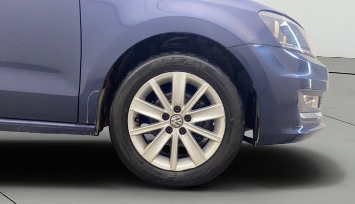 2015 Volkswagen Vento HIGHLINE 1.6 MPI, Petrol, Manual, 86,785 km, Right Front Wheel