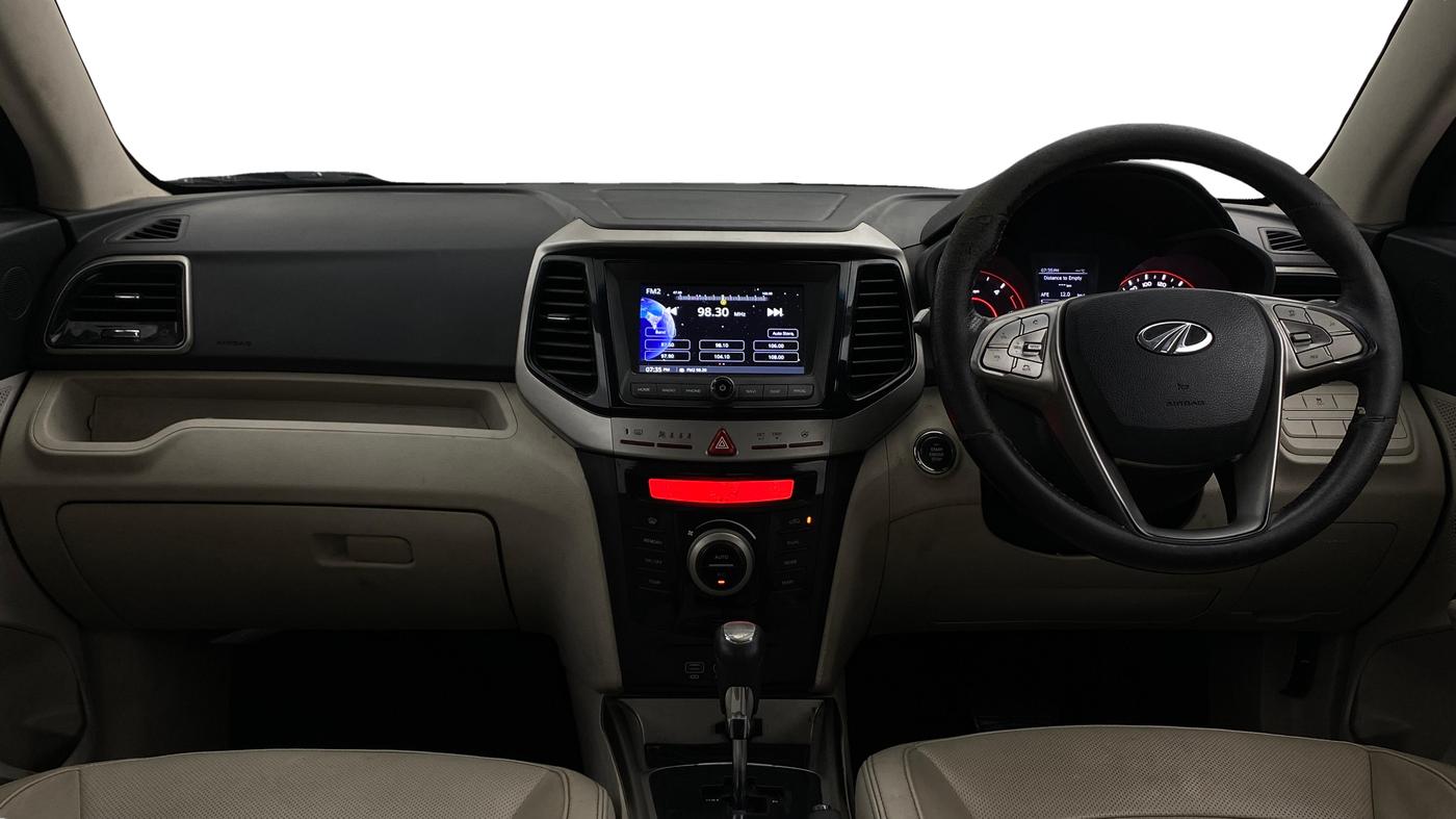2020 Mahindra XUV300 W8 (O) 1.5 DIESEL AMT, Diesel, Automatic, 99,475 km, Dashboard