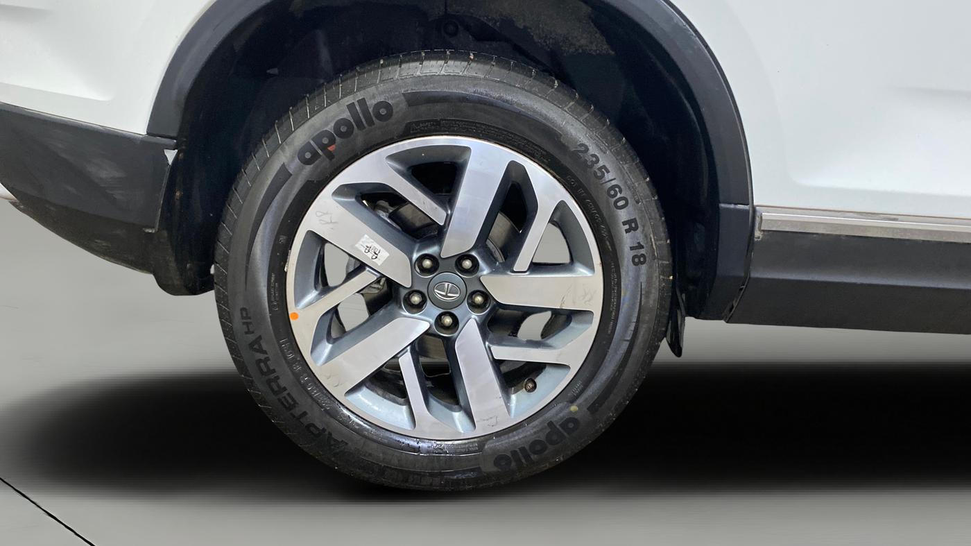 2022 Tata Safari XZA PLUS, Diesel, Automatic, 70,304 km, Right Rear Wheel
