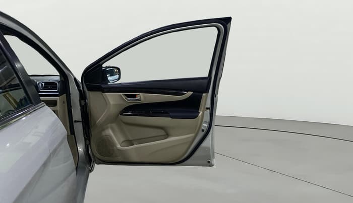 2017 Maruti Ciaz DELTA DIESEL 1.3, Diesel, Manual, 96,465 km, RHS Front Door