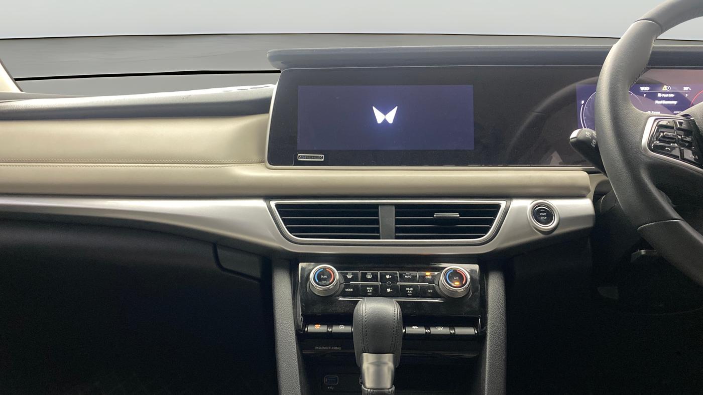 2023 Mahindra XUV700 AX 7 LUXURY P AT 7 STR, Petrol, Automatic, 36,034 km, Air Conditioner