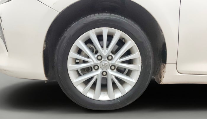 2016 Toyota Camry HYBRID, Hybrid, Automatic, 75,189 km, Left Front Wheel