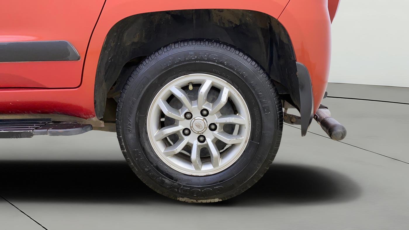 2015 Mahindra TUV300 T8 AMT, Diesel, Automatic, 69,797 km, Left Rear Wheel