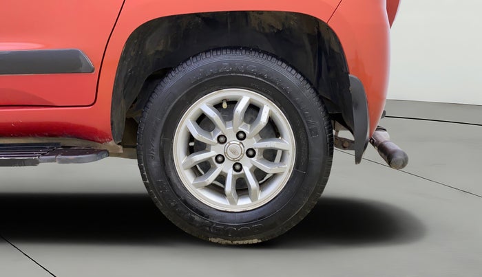 2015 Mahindra TUV300 T8 AMT, Diesel, Automatic, 69,797 km, Left Rear Wheel
