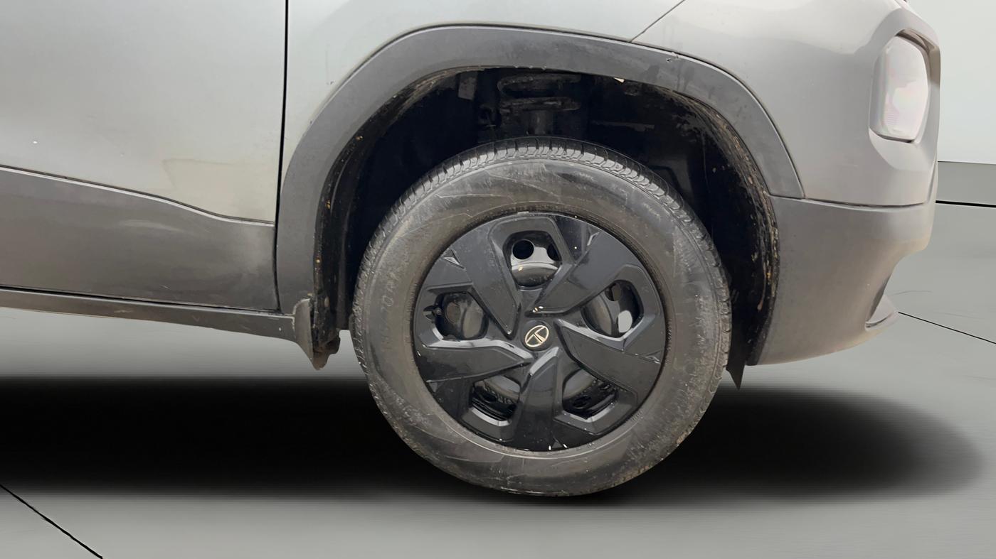 2021 Tata PUNCH ADVENTURE MT, Petrol, Manual, 38,816 km, Right Front Wheel