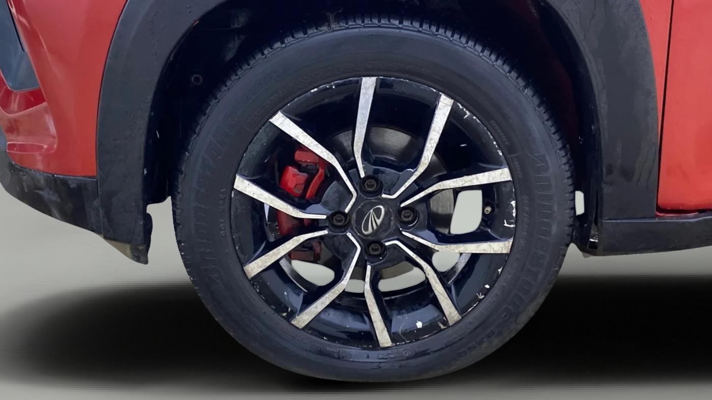 2018 Mahindra KUV 100 NXT K8 D 6 STR DUAL TONE, Diesel, Manual, 1,47,771 km, Left Front Wheel