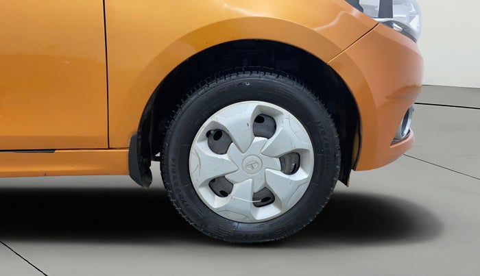 2017 Tata Tiago XZ PETROL, Petrol, Manual, 46,137 km, Right Front Wheel
