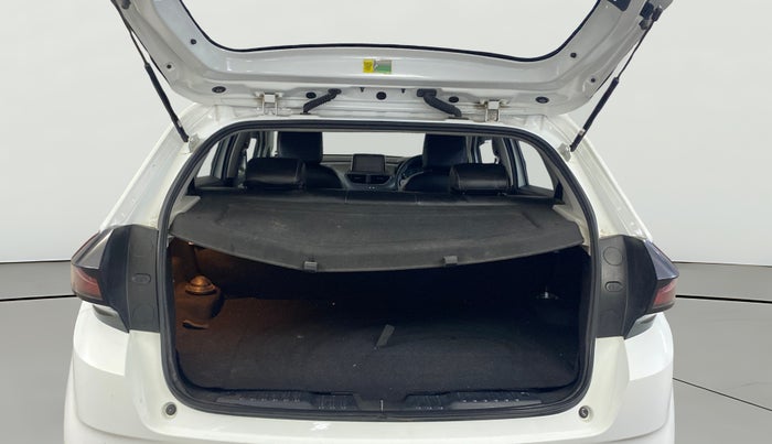 2025 Tata ALTROZ XZ Plus (S) Lux CNG , CNG, Manual, 2,833 km, Boot Open Zoomed View