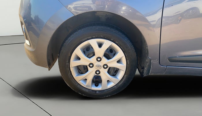 2016 Hyundai Grand i10 SPORTZ 1.2 KAPPA VTVT, Petrol, Manual, 87,768 km, Right Front Wheel