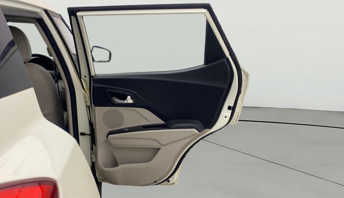 2021 Mahindra XUV300 W8 1.2 PETROL, Petrol, Manual, 62,330 km, RHS Rear Door