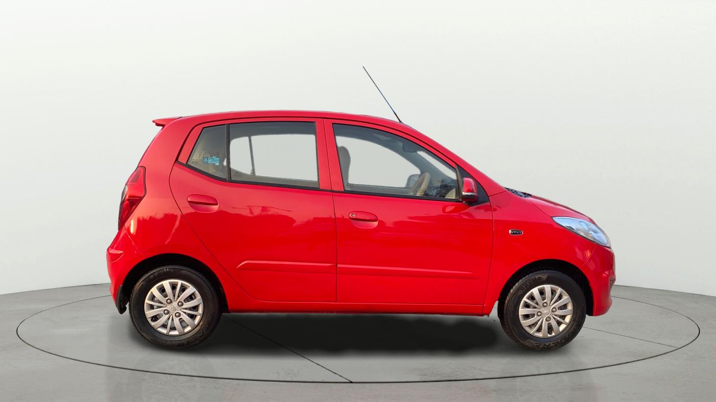 2013 Hyundai i10 SPORTZ 1.2 AT, Petrol, Automatic, 18,270 km, Right Side View