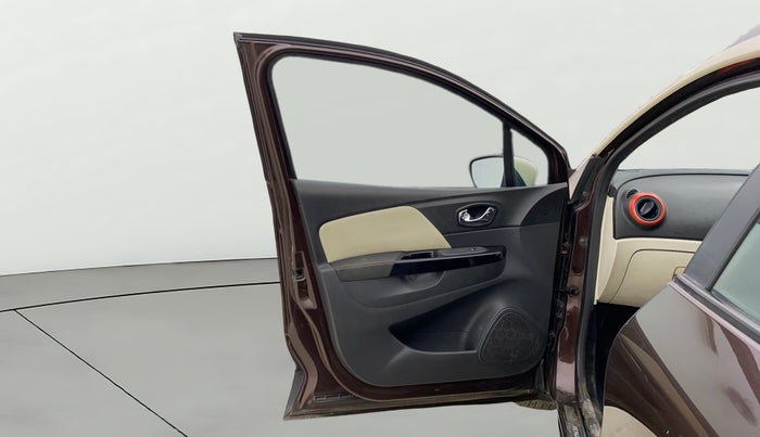 2018 Renault Captur RXT PETROL DUAL TONE, Petrol, Manual, 60,975 km, LHS Front Door